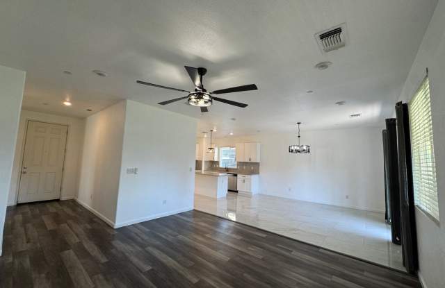 2469 S Rogers Ln Gallery 4