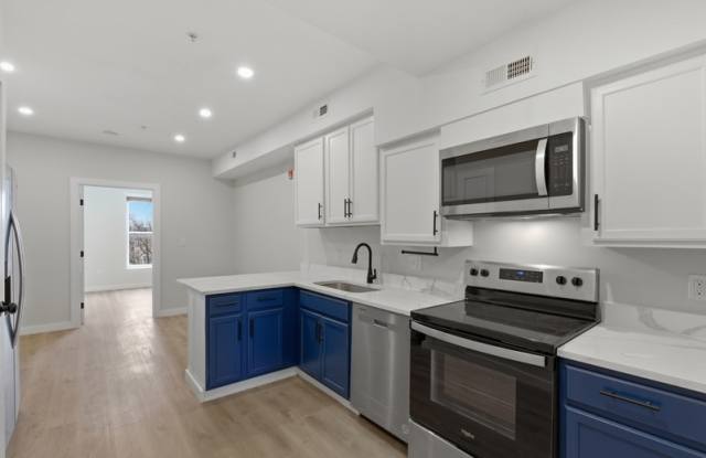 48 South Carrollton Avenue - 2 photos photos 48 South Carrollton Avenue - 2 photos photos