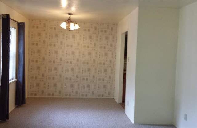 8902 VERNON Gallery 2