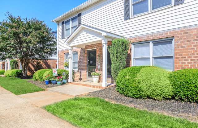 Belmont Heights Apartments & Townhomes Gallery 3