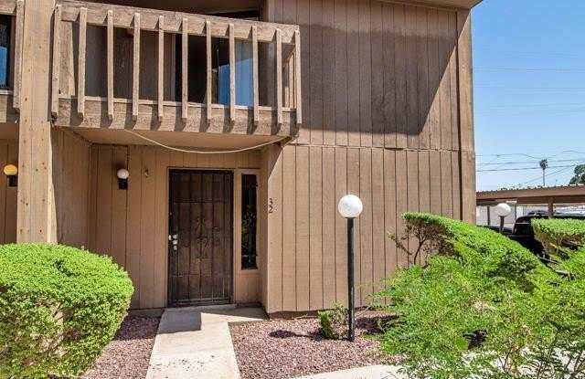 833 S AVE A photos photos