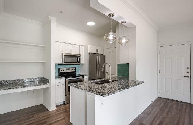 Walnut Hill at Las Colinas Gallery 1