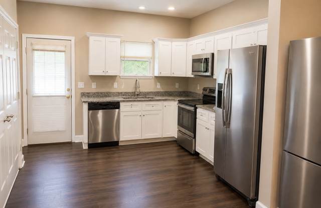 6 Bedroom Available For Pre Lease! Gallery 4