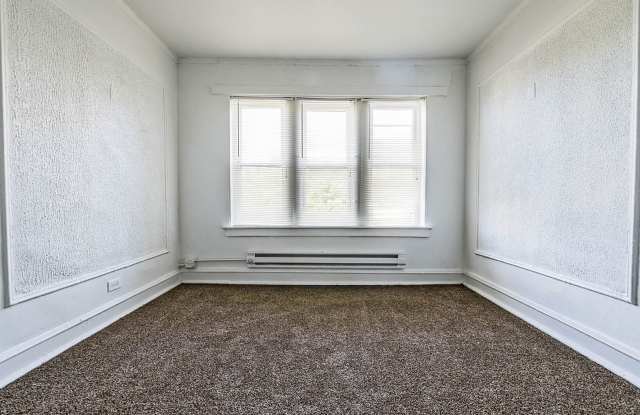723-25 N Central Ave Gallery 4