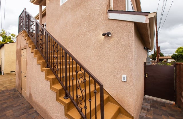 3302 W Wyoming Avenue - 3302 W Wyoming Ave, Burbank, CA 91505
