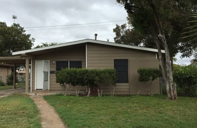 4251 WILD OAK DR - 4251 Wild Oak Drive, San Antonio, TX 78219
