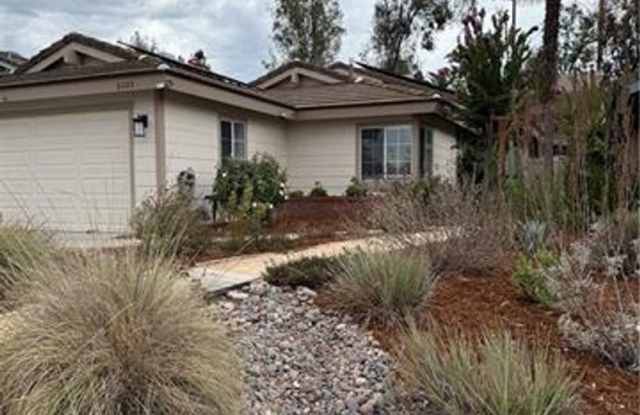 Charming single-story home Gallery 1