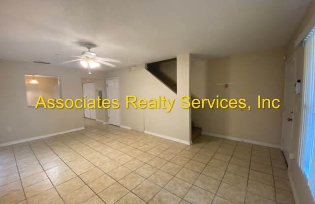 2bed/2.5 bath condo in Hailey Gardens behind Butler Plaza! **NO PETS** photos photos