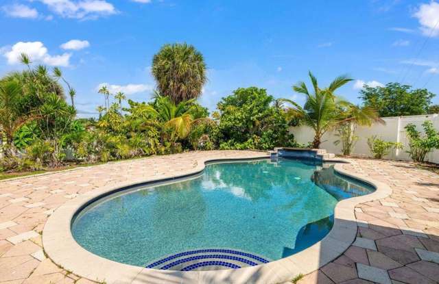 2298 NE 4th Avenue, Boca Raton, FL 33486 photos photos