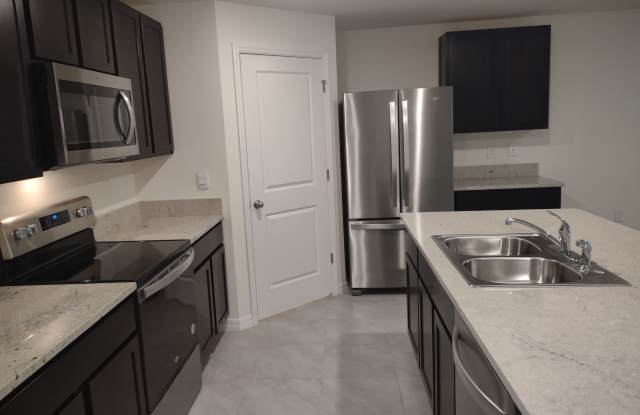 5215 Byronic Ct Gallery 3