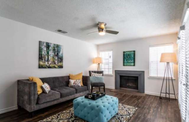 8587 Laurens Ln Gallery 4