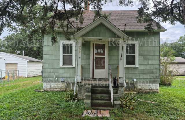 FOR RENT- 1359 Garden Cozy Bungalow in Quiet Area~ Gallery 1