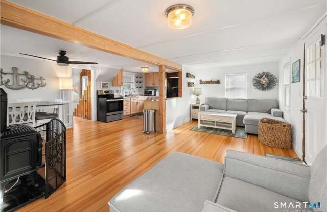 121 Shore Road Gallery 2