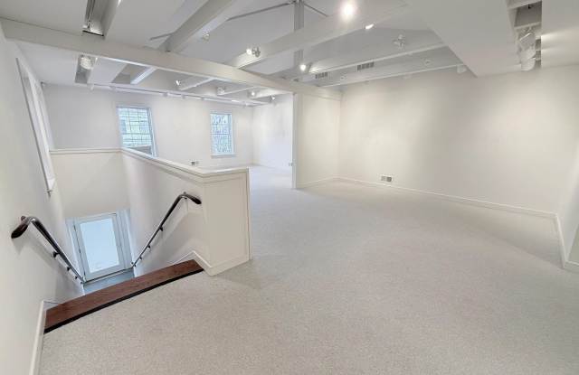 203 HIGH Street unit: 2 photos photos