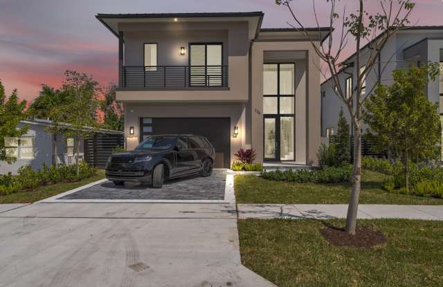 239 NE 11th Street photos photos