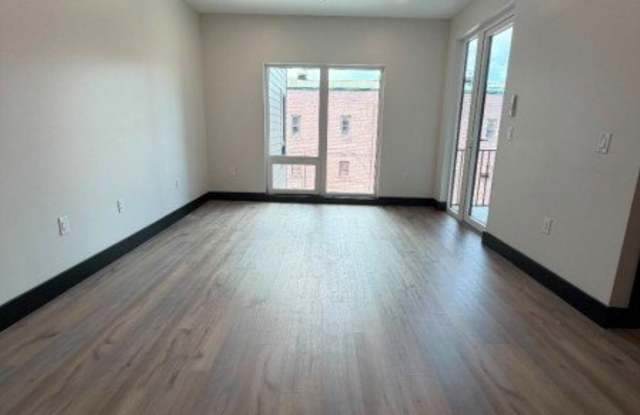 862 Broadway Gallery 4