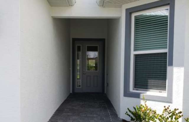 1087 Southwest Alcantarra Boulevard Gallery 2