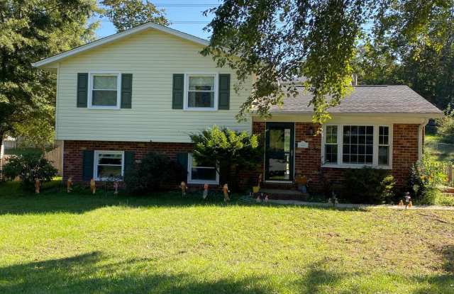 225 MORNINGSIDE DR - 225 Morningside Drive, Fredericksburg, VA 22401