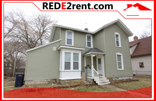 406 Park St - 406 Park Ave, Janesville, WI 53548