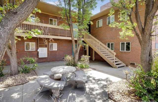 One Bedroom Condo Walking Distance to CU with Fenced Backyard and Flatiron Views! photos photos