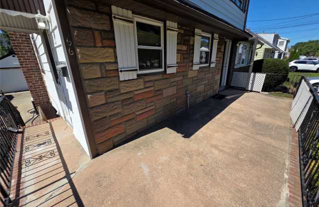 66 Gates Avenue Gallery 4