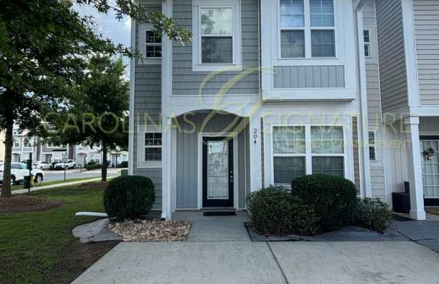 3BR/2.5BA Townhouse in Settlers Landing; End Unit photos photos