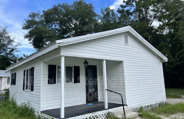 727 SE Dade Street - 727 Southeast Dade Street, Lake City, FL 32025 727 SE Dade Street - 727 Southeast Dade Street, Lake City, FL 32025