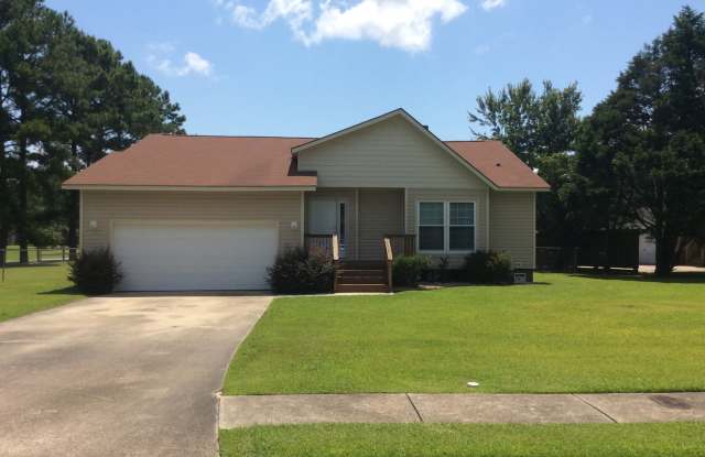 MUST SEE BEFORE PUTTING IN APPLICATION!!!! - 414 Foxlair Lane, Havelock, NC 28532