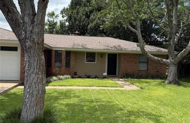 304 Rowland Street photos photos