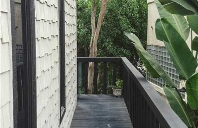 25212 Manzanita Drive Gallery 3