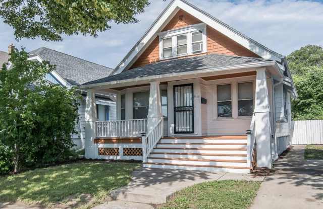 Updated 4-Bed Single Family Home with Classic Charm in Franklin Heights photos photos