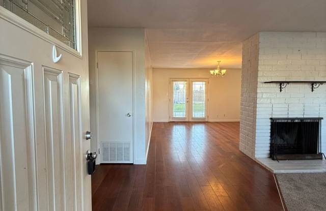 Orcutt Single Story Home on Cul-de-Sac with a Large Yard Gallery 4