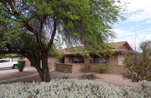 1984 E Hermosa Dr - 1984 East Hermosa Drive, Tempe, AZ 85282