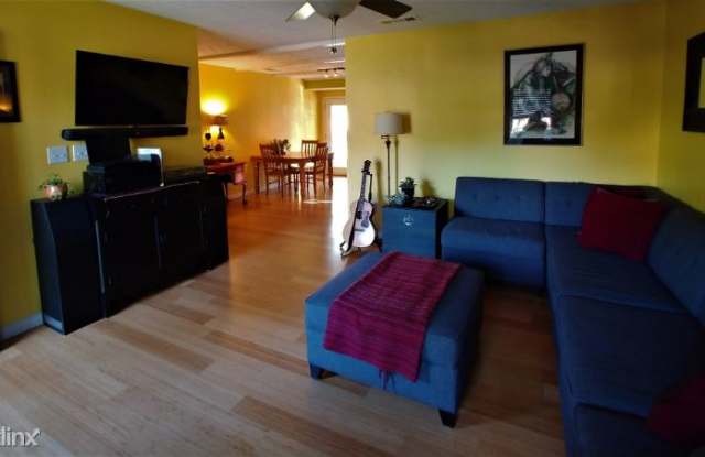 1123 Plymouth Drive Gallery 3