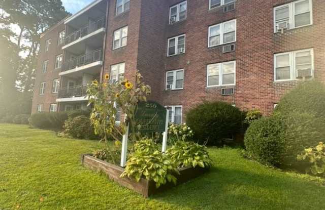 250 W Merrick Rd. photos photos