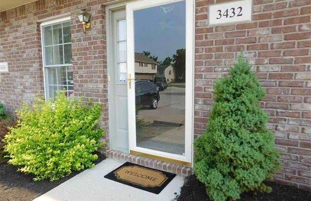 3432 S Oaklawn Circle photos photos 3432 S Oaklawn Circle photos photos