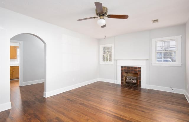 1220 Hammond Avenue photos photos