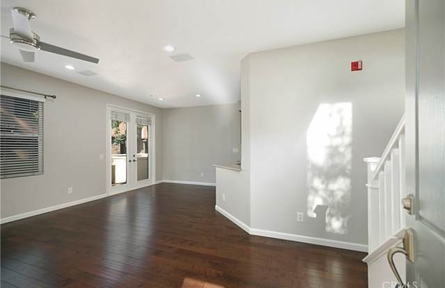 61 Sapphire Gallery 3