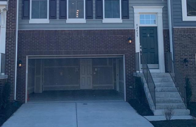 42635 OAK PARK SQUARE - 42635 Oak Park Sq, Brambleton, VA 20148