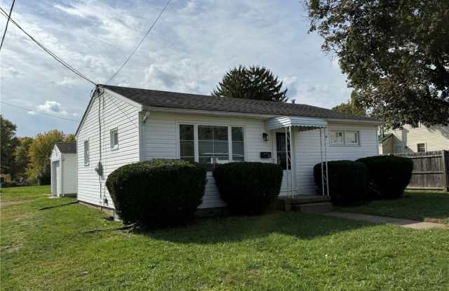 312 Minnich Avenue NE - 312 Minnich Avenue Northeast, New Philadelphia, OH 44663