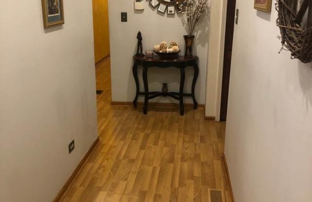 4457 South Oakenwald Avenue Gallery 4