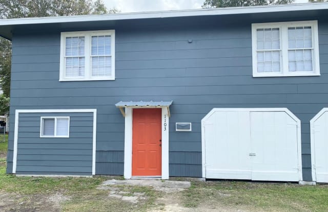 1103 Avenue B - 1103 Avenue B, Port Neches, TX 77651