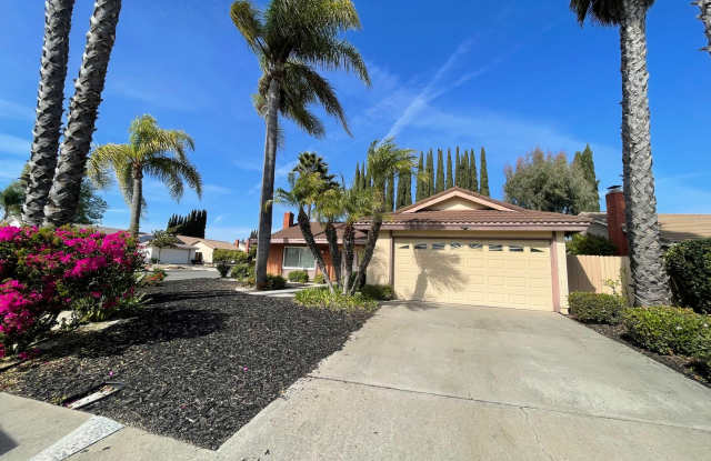 North Poway's Summerfield Estates, 3/2 with 2 Car Attached Garage, single level. photos photos
