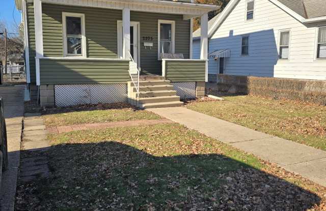 2205 North Maryland Avenue photos photos