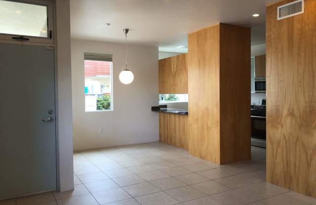 263 N Kalmia St Gallery 4