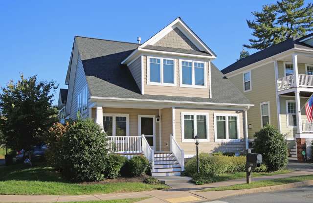 Spacious Downtown Home Convenient to UVA Medical Center photos photos