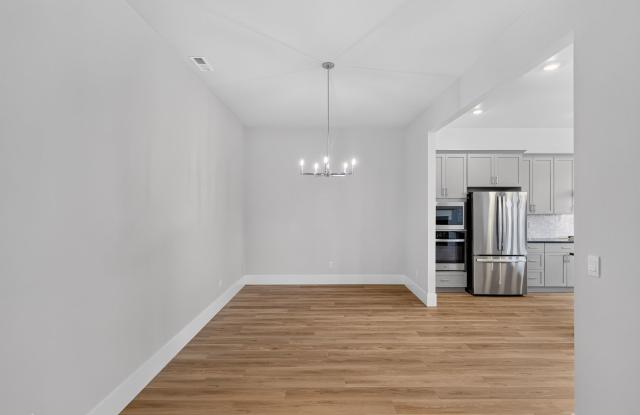 Stunning Beaverton Retreat - Sophisticated Design, Luxurious Finishes! Gallery 4