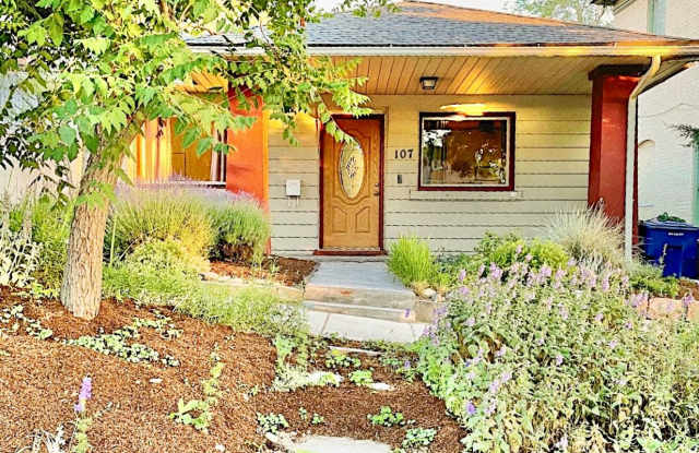 Charming 2 Bed Home with Private Yard - Capitol Hill photos photos Charming 2 Bed Home with Private Yard - Capitol Hill photos photos