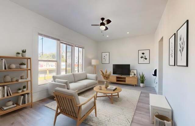 2318 West Jefferson Boulevard - A photos photos 2318 West Jefferson Boulevard - A photos photos