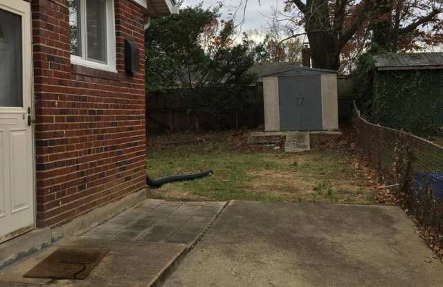 1919 RED OAK DR Gallery 3